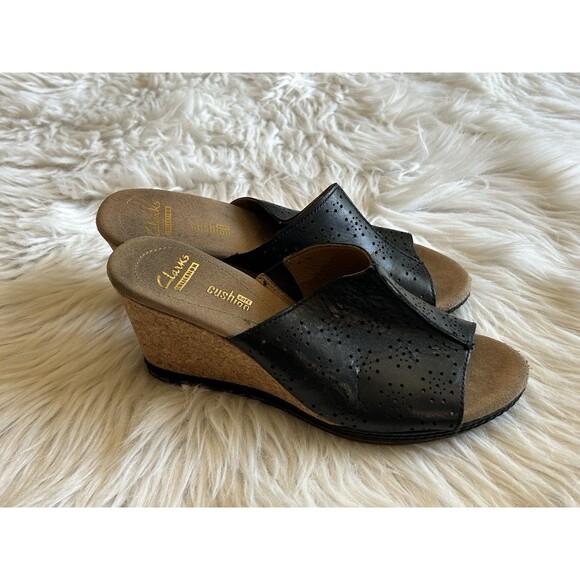 Clarks Collection Women's Size 7 Black Leather Perforated Sandals - Picture 2 of 9